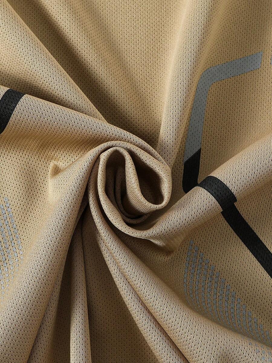 camiseta de manga corta y pantalones cortos deportivos - Imagen 3