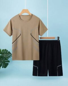 camiseta de manga corta y pantalones cortos deportivos