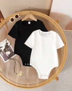 Mono de manga corta y cuello redondo de unicolor