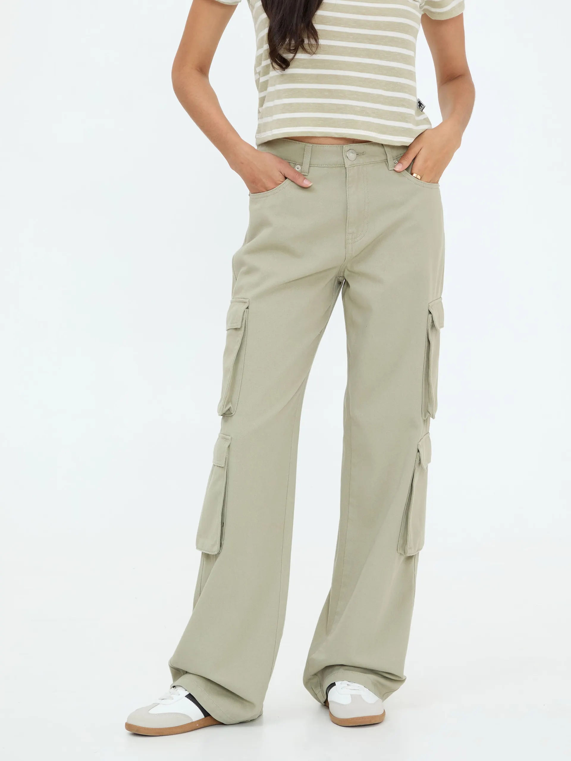 Pantalón Cargo Gabardina Gris