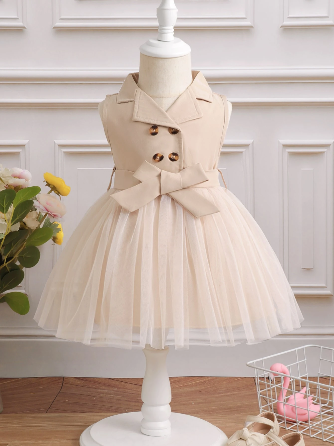 Vestido De Cinturón De Doble Botón Y Dobladillo De Malla