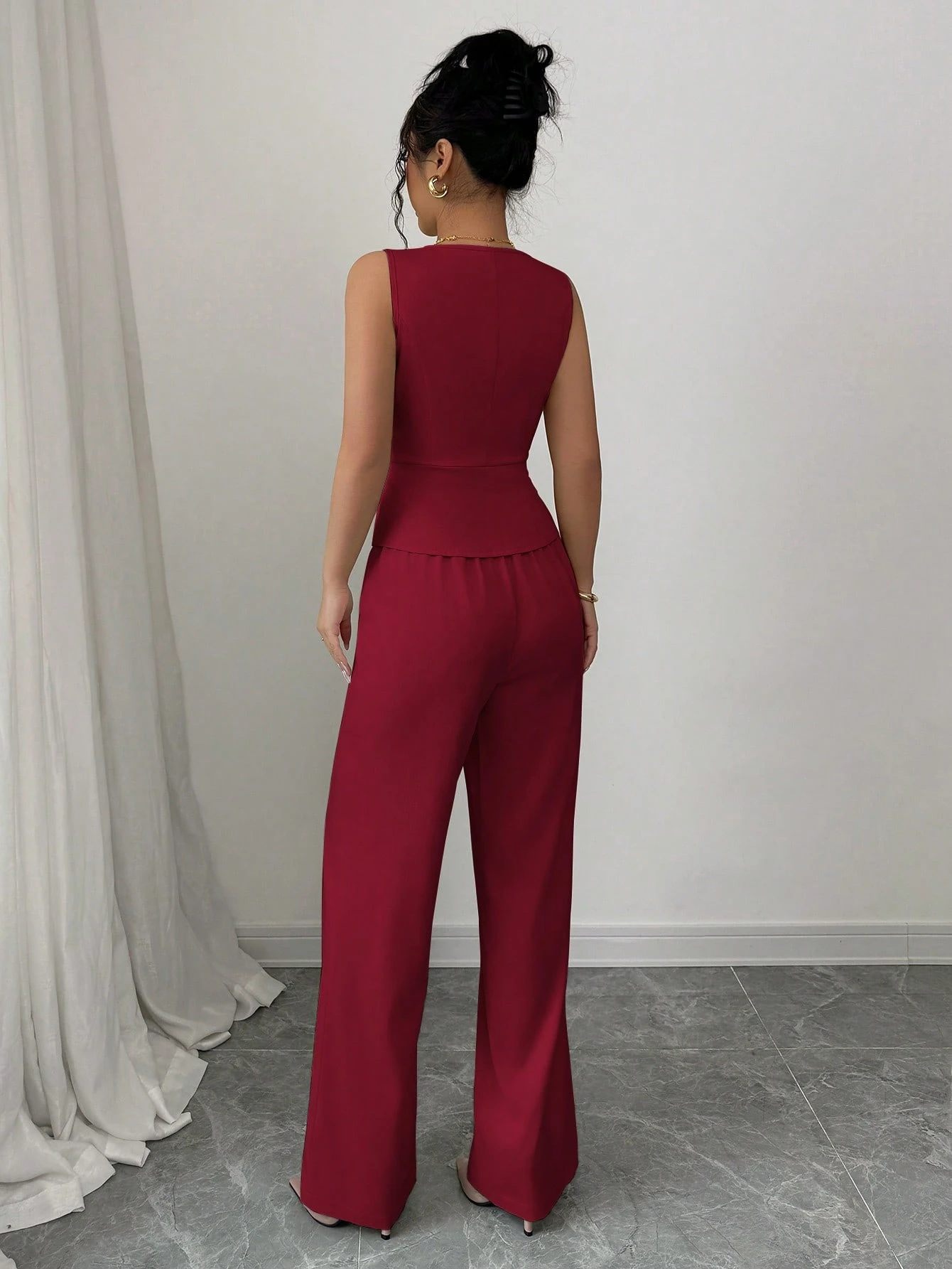 Conjunto de chaleco sin mangas y pantalones elegante - Imagen 2