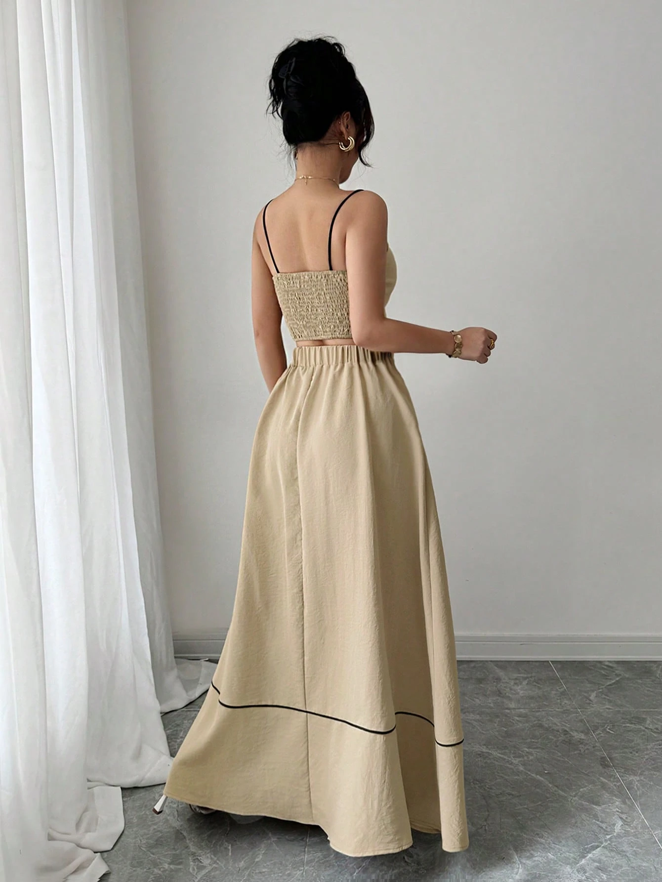 Top de tirantes finos elegante y falda maxi tipo A - Imagen 2