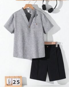 Conjunto de camiseta de manga corta con cuello en V y pantalones cortos