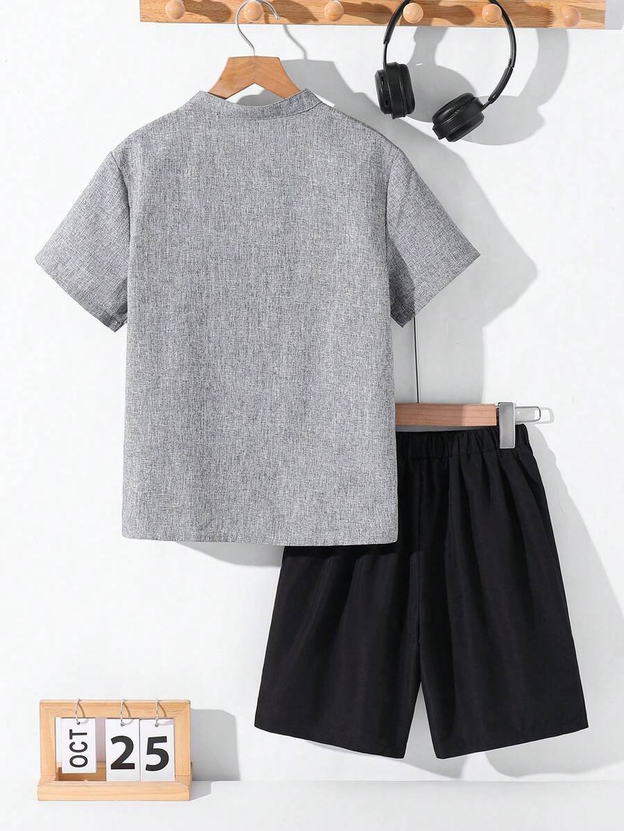 Conjunto de camiseta de manga corta con cuello en V y pantalones cortos - Imagen 2