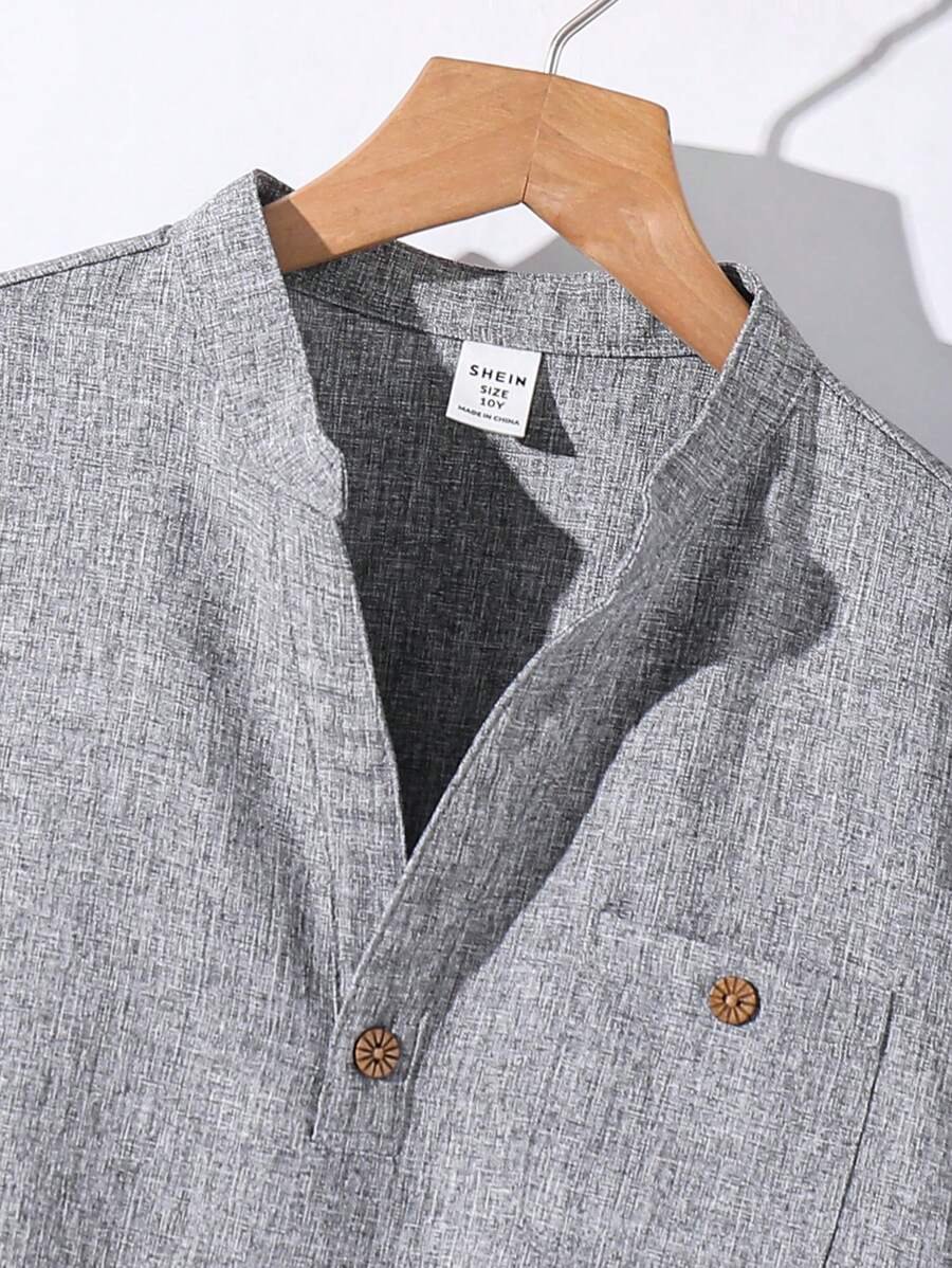 Conjunto de camiseta de manga corta con cuello en V y pantalones cortos - Imagen 3