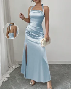 Vestido de satén con abertura latera