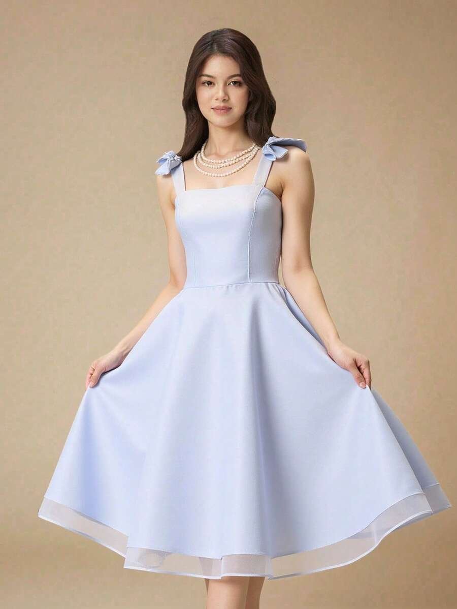 Vestido elegante de tul con escote cuadrado