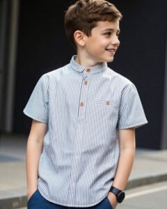 Camisa de cuello alto con rayas para niño preadolescente