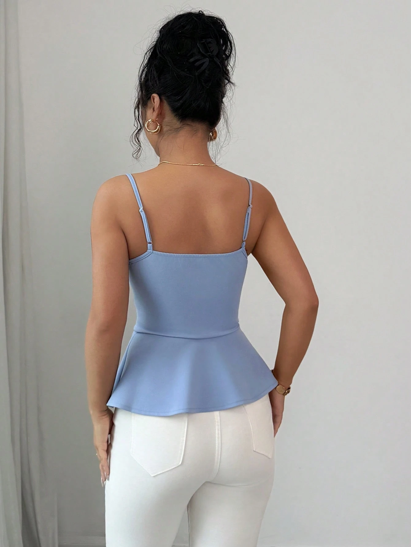 Top sin mangas de mujer elegante y romántico con cuello drapeado - Imagen 2