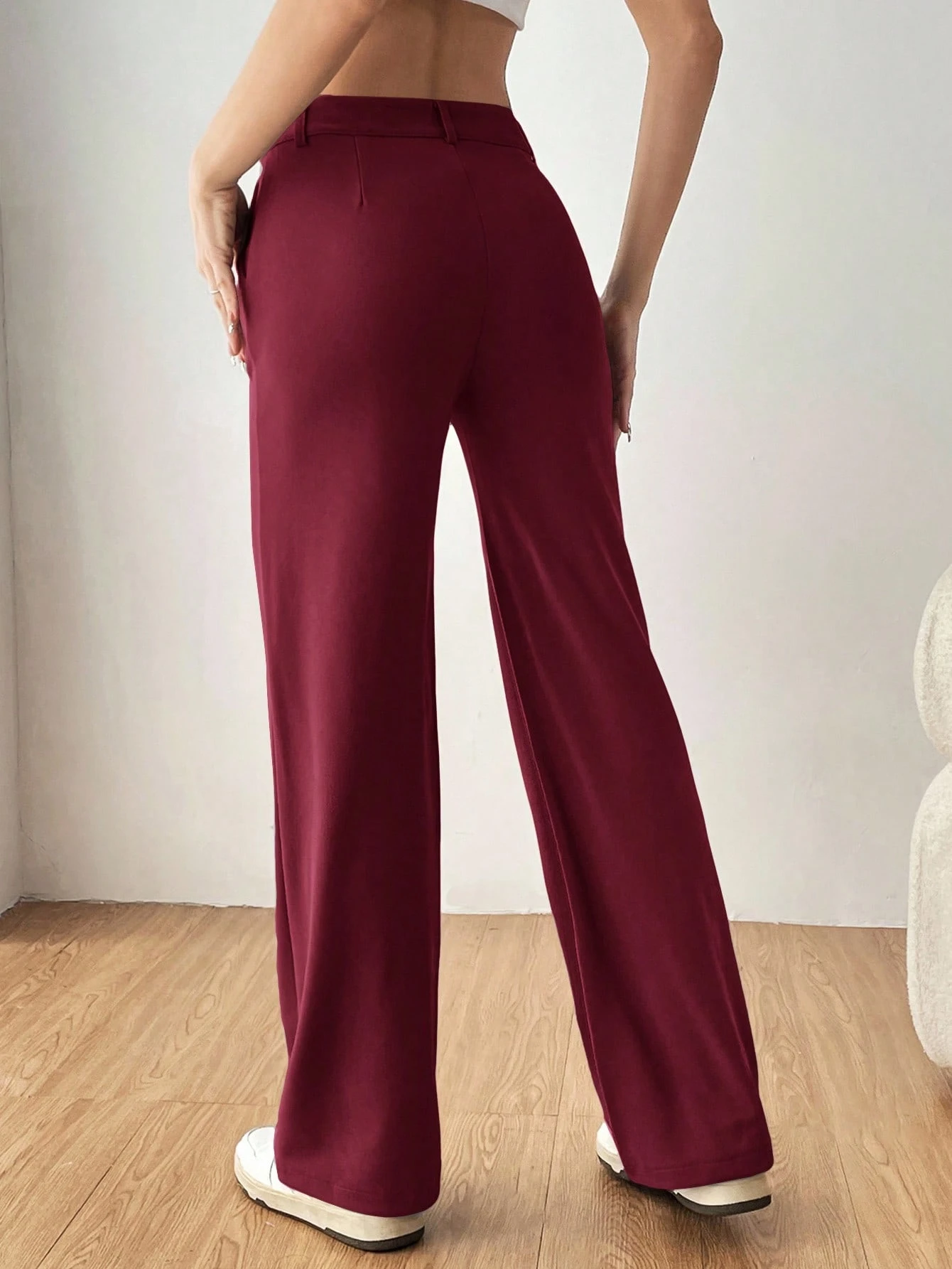 Pantalones burdeos minimalistas y casuales - Imagen 2