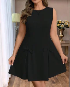 Vestido corto elegante y casual unicolor, cuello redondo, sin mangas