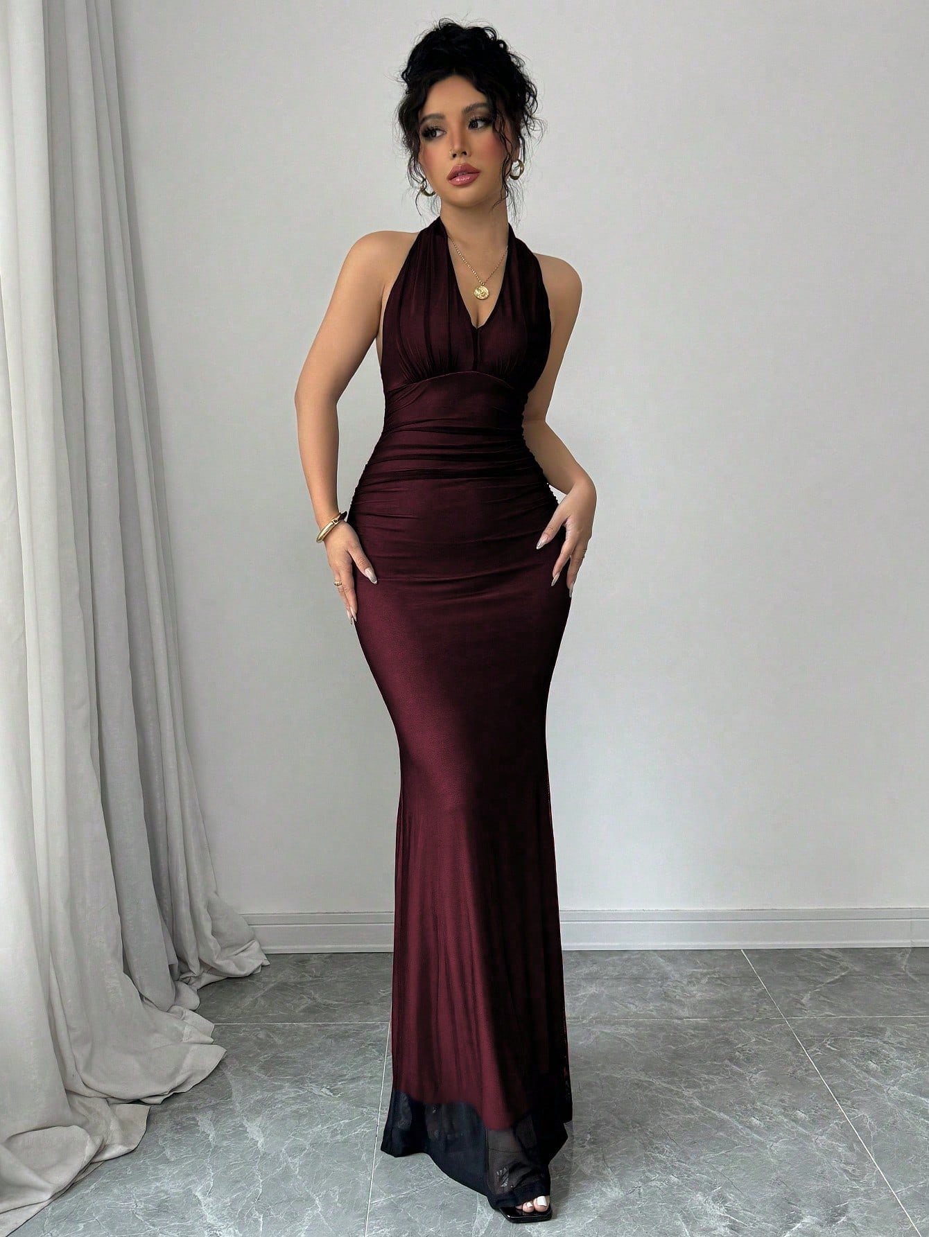 Vestido largo de punto con malla, cuello en V y cintura fruncida - Imagen 3