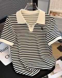Camiseta de manga corta con cuello de polo a rayas casual