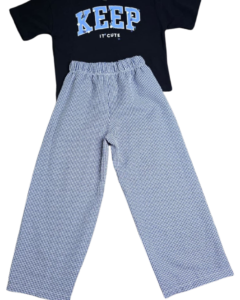 Conjunto niña, playera estampado KEEP y pantalón
