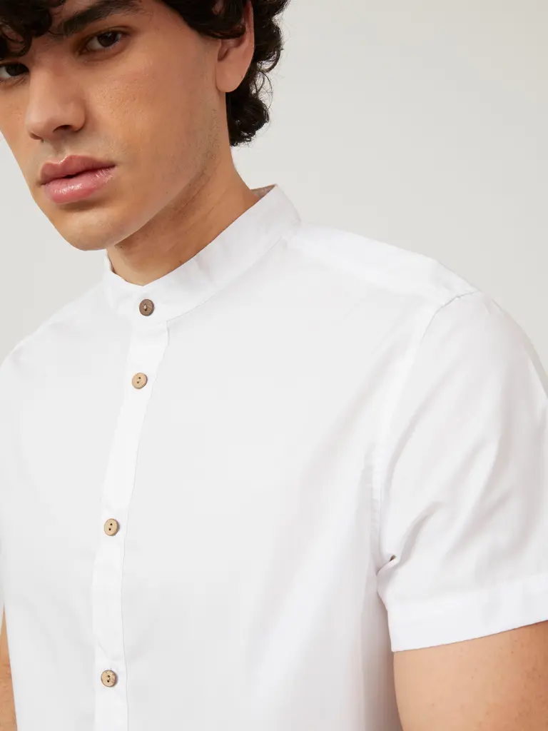 Camisa Long Fit Manga Corta Cuello Mao Blanca - Imagen 3