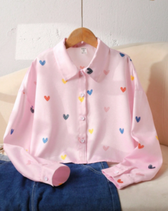 Camisa de manga larga con estampado de corazón informal
