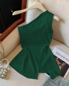 Blusa unicolor sin mangas con dobladillo y con abertura