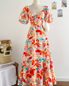 Vestido de vacaciones romántico con estampado floral colorido