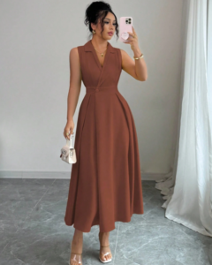 Vestido largo elegante y casual para mujer con cuello vuelto