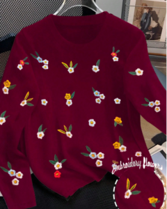 Camiseta casual de mujer con cuello redondo y bordado floral