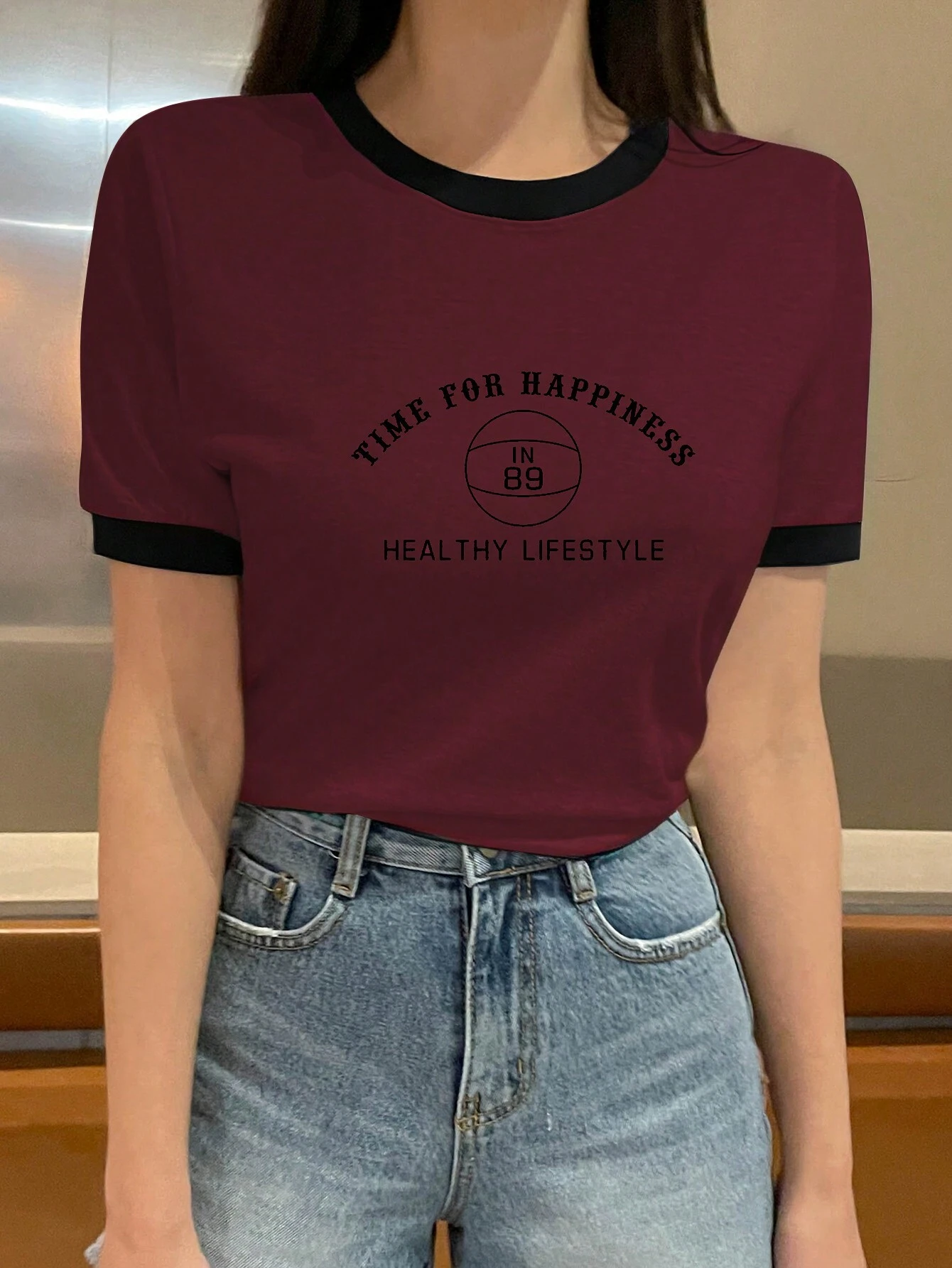 Camiseta de mujer con bloques de color y estampado de letras - Imagen 3