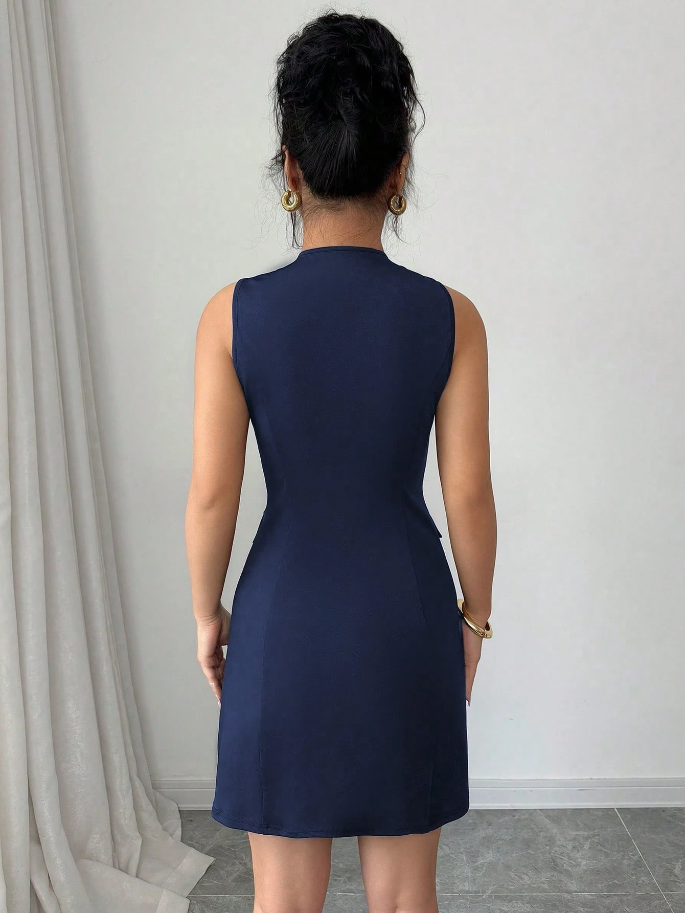 Vestido sin mangas elegante y de moda con botones delanteros y cintura - Imagen 2