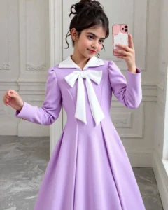 Vestido ceñido a la cintura con decoración de lazo elegante