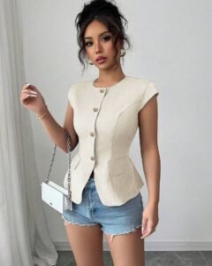 Blusa ajustada de mujer con cuello redondo y mangas cortas