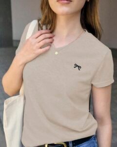 Camiseta de manga corta casual de mujer con bordado de lazo