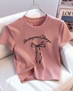 Camiseta corta de manga corta con cuello redondo y lazo lindo