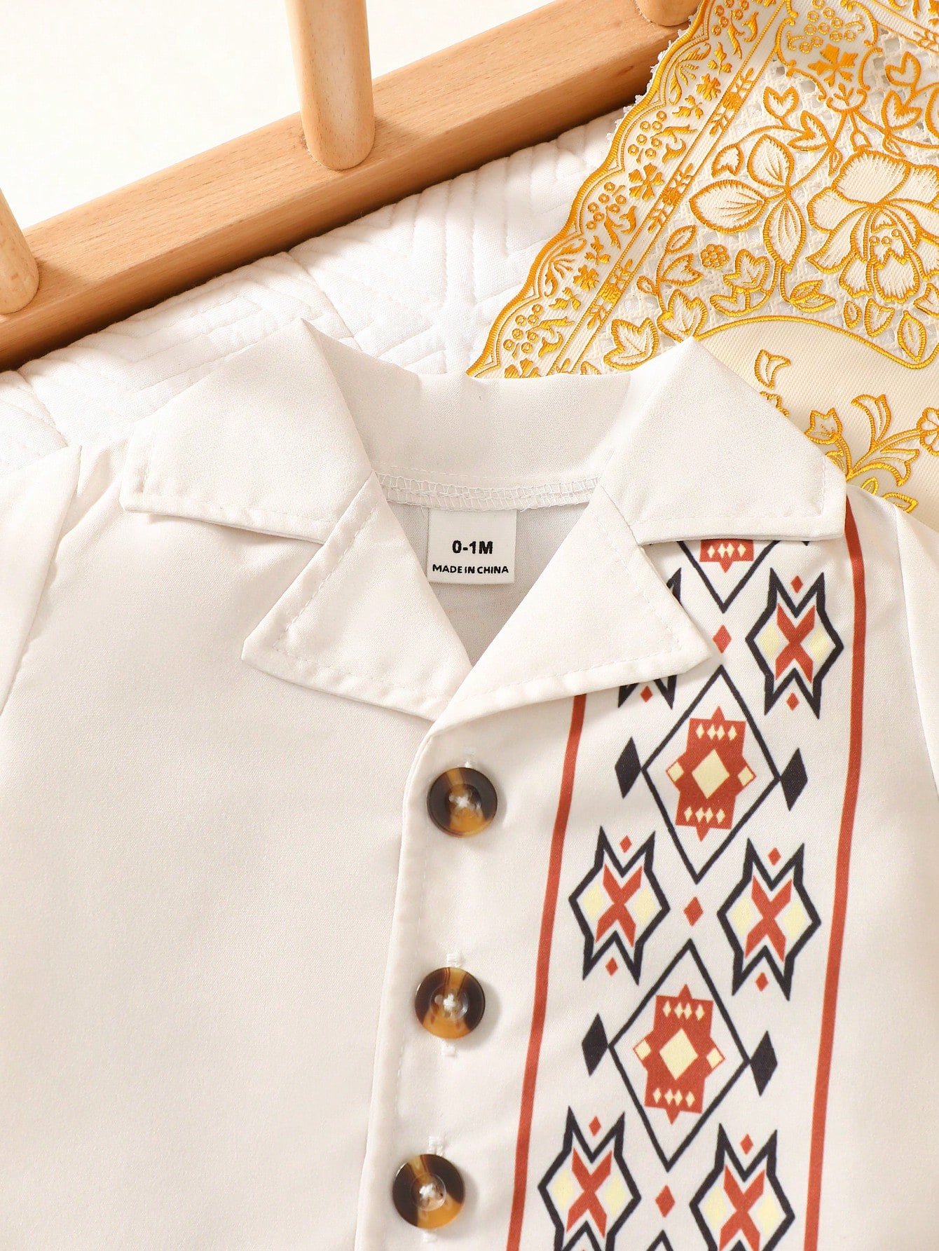 Chaqueta de punto con cuello de solapa de manga corta con pantalones cortos marrones - Imagen 3