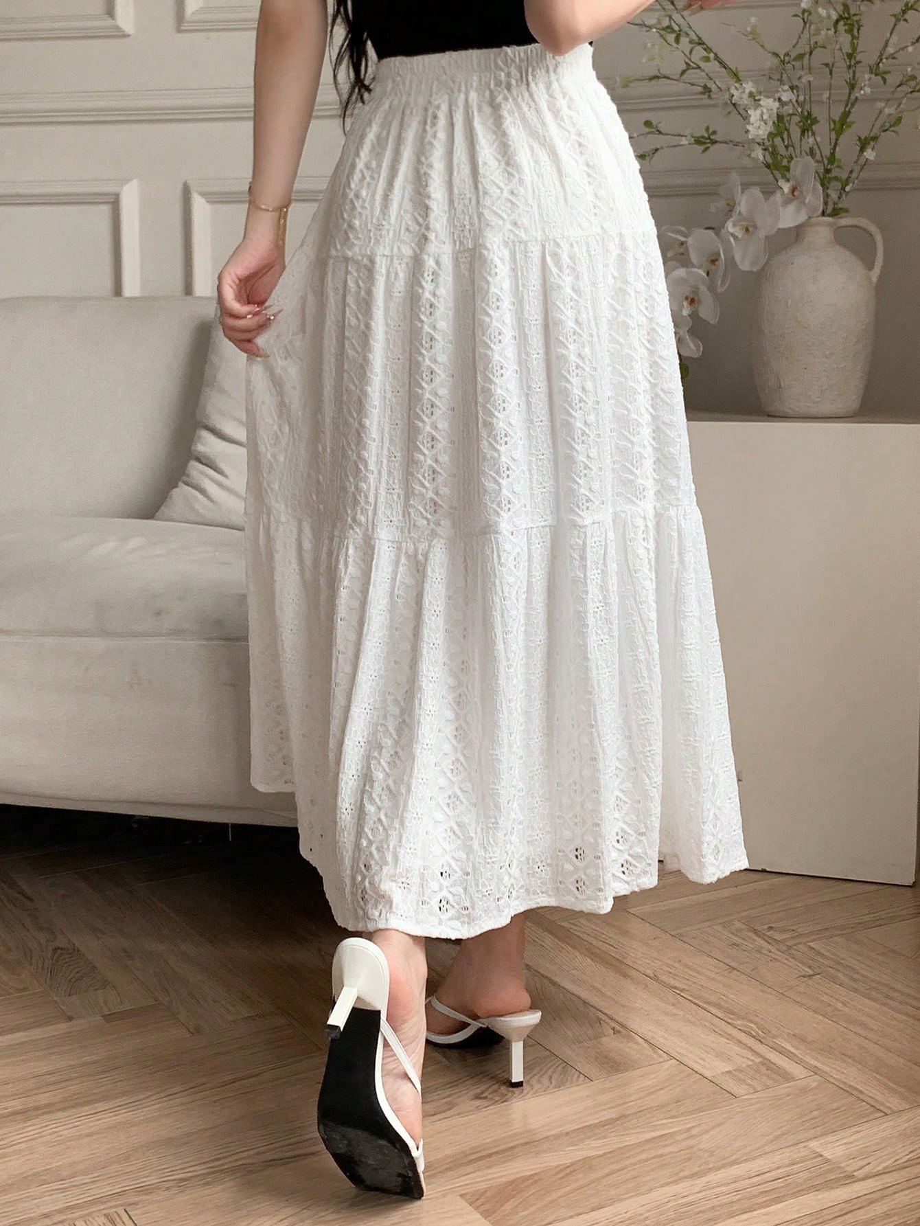 Falda con volantes texturizados blancos - Imagen 2
