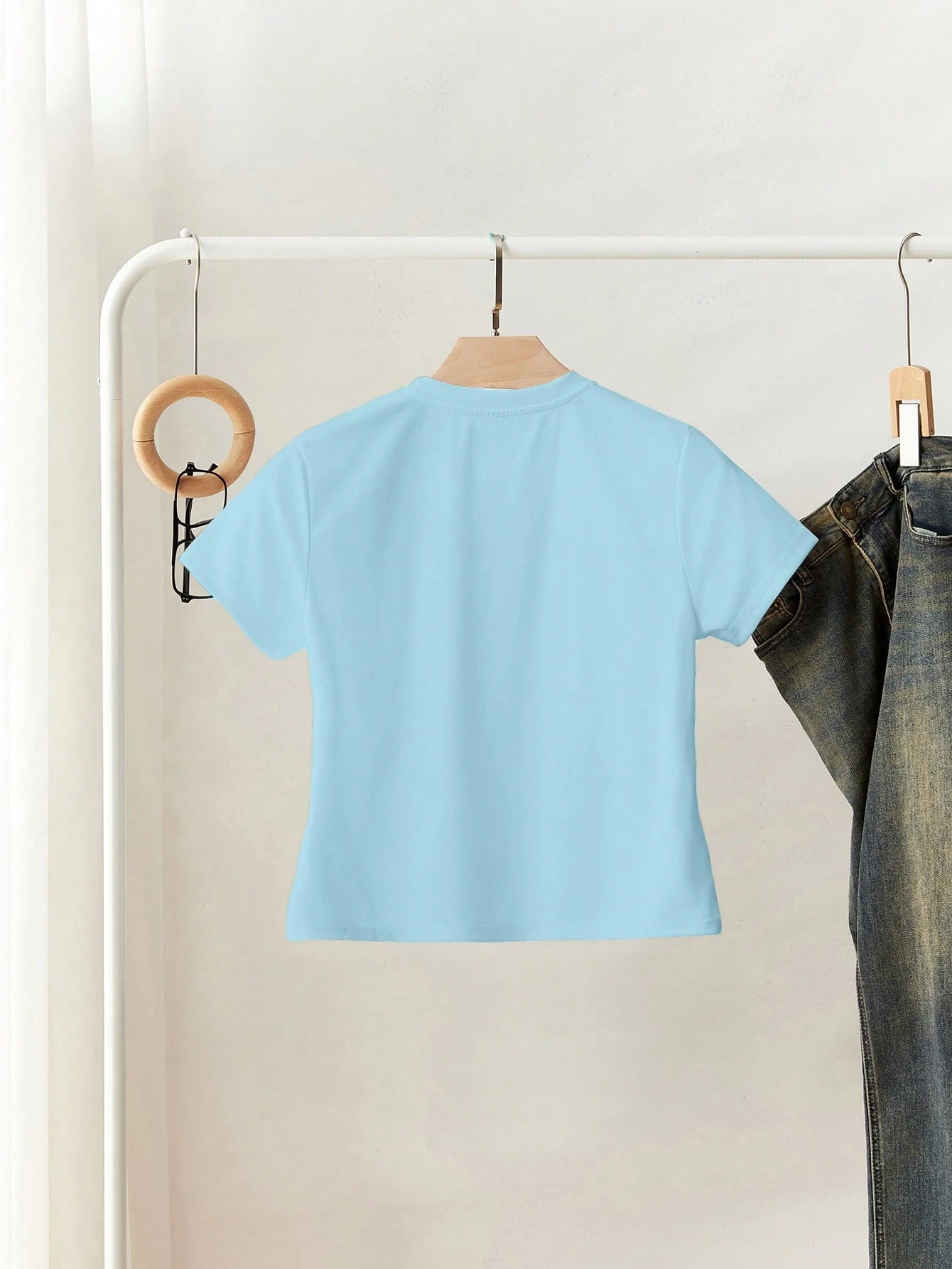 Camiseta casual de mujer con cuello redondo y manga corta - Imagen 2