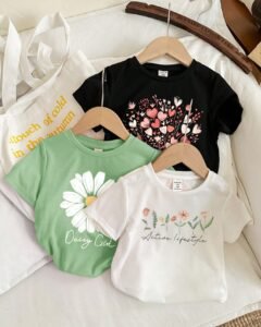 Camiseta casual minimalista con estampado de dibujos animados