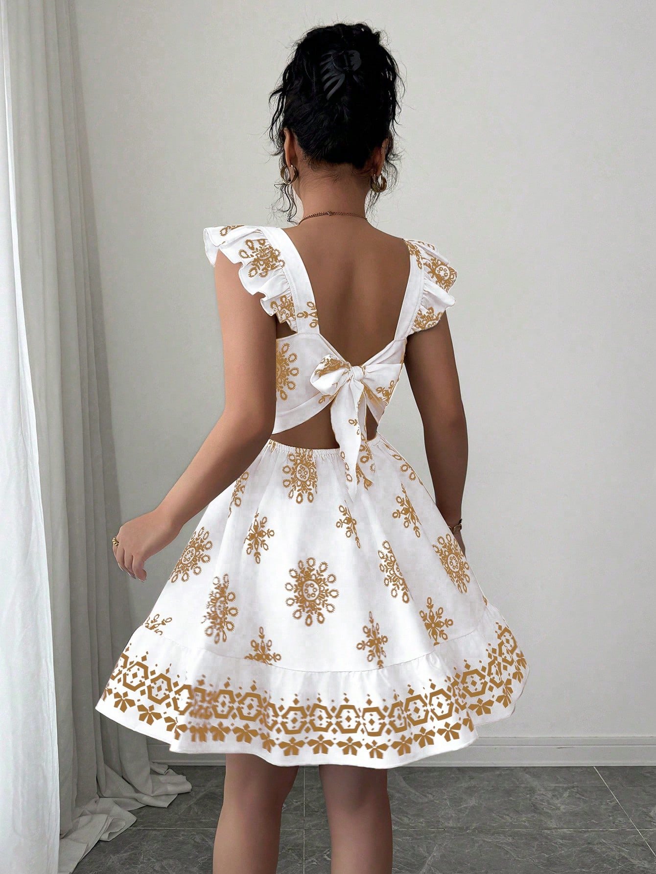 Vestido corto casual de verano con manga corta, cintura fruncida - Imagen 2