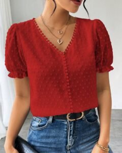 Blusa de mujer con escote en V y manga corta con estampado de lunares