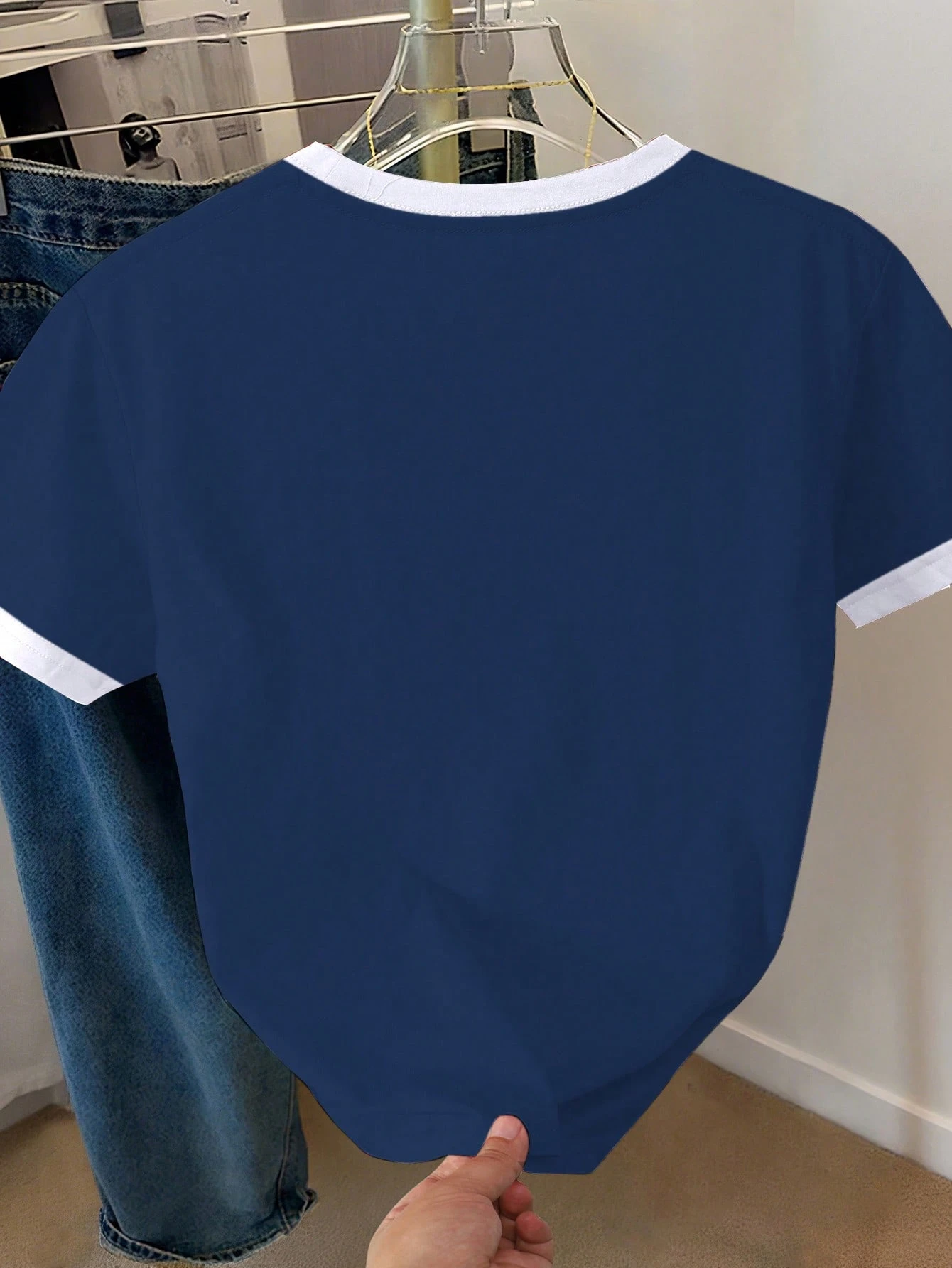 Camiseta de manga larga con cuello redondo y bloque de color con estampado - Imagen 2