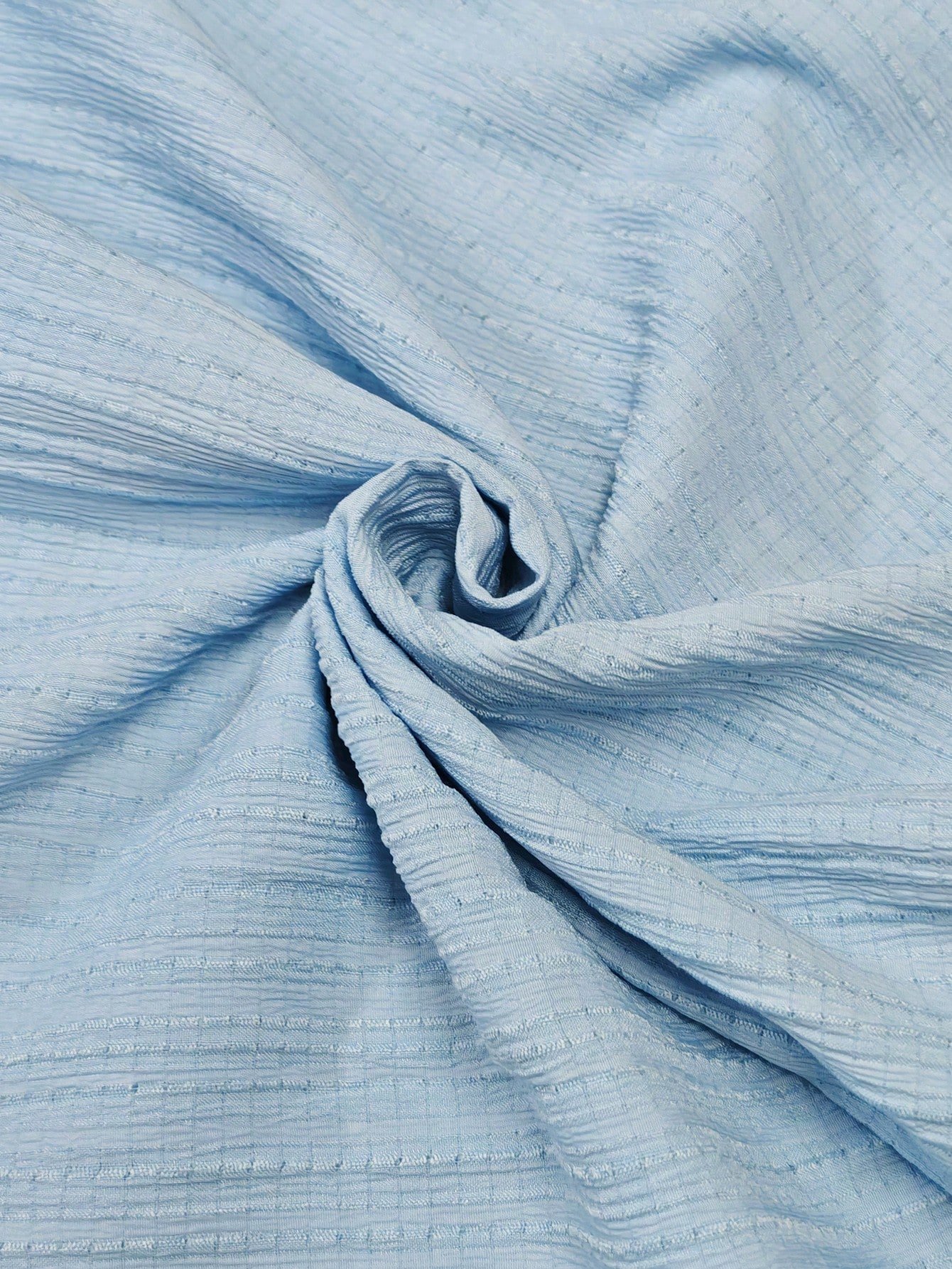Vestido elegante sin mangas con volantes en capas - Imagen 3