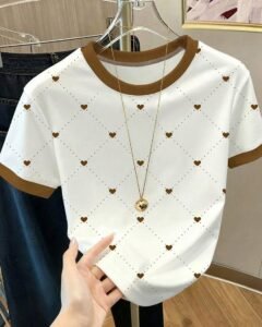 Camiseta corta de cuello redondo de manga corta con cintura alta