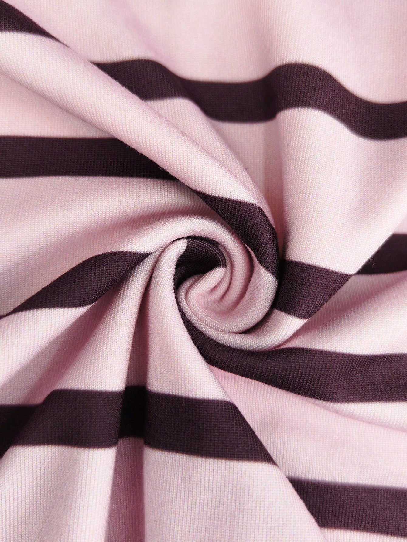 Camiseta de manga corta de cuello redondo con ribete a rayas - Imagen 3