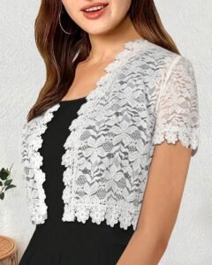 Bolero de manga corta con encaje de camelias de estilo casual