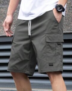Pantalón corto unicolor para hombres con bolsillo y cordón en la cintura