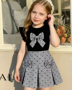 Camiseta de manga acampanada y estampado jacquard y falda elástica de cintura gris tejida