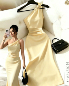 Vestido elegante de mujer de unicolor sin mangas con decoración metálica