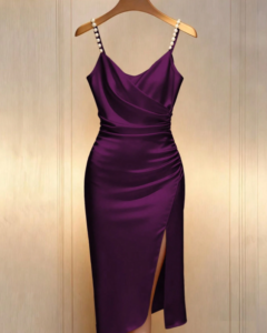 Vestido ajustado de color champán con cuello cruzado francés romántico
