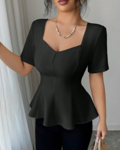 Blusa de unicolor con cuello mao, cuello cuadrado