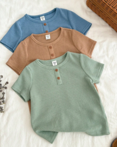 Camiseta de manga corta casual y linda de punto de unicolor
