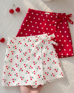 Falda-pantalón con estampado de cerezas