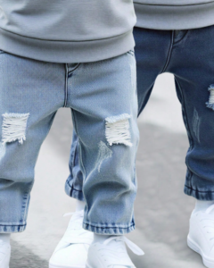 Pantalones vaqueros de mezclilla desgastados de moda